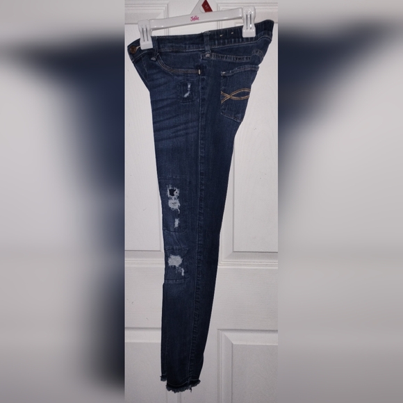Abercronbie Girls Distressed Jeans Size 13/14 Slim Fit Jegging Style EUC - Picture 4 of 7